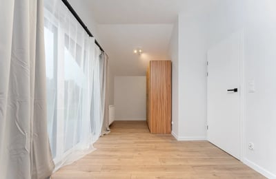 Miete einer stilvollen 4-Zimmer-Wohnung, 77 m², Stadtteil Bronowice, Krakau, Polen